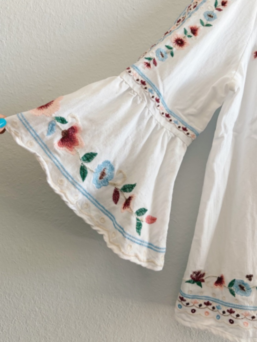 Umgee White Embroidered Peasant Blouse With Ruffled Sleeves - Picture 5 of 8